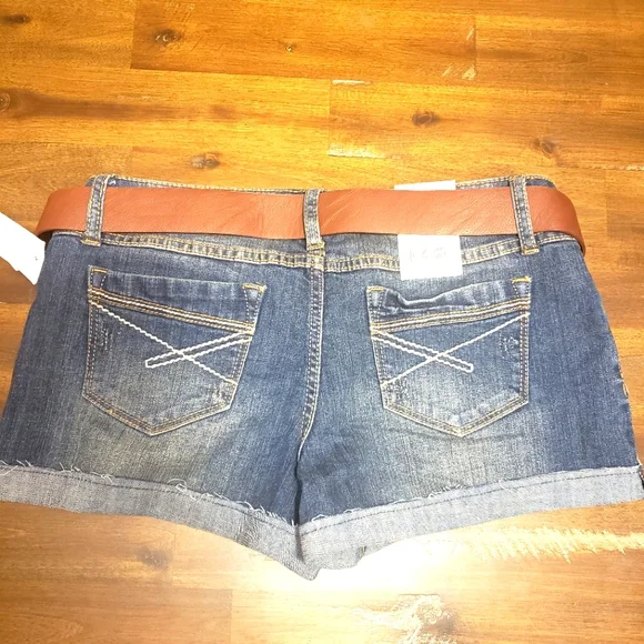 SO Blue Jean Shorts w/ Belt - Picture 2 of 3